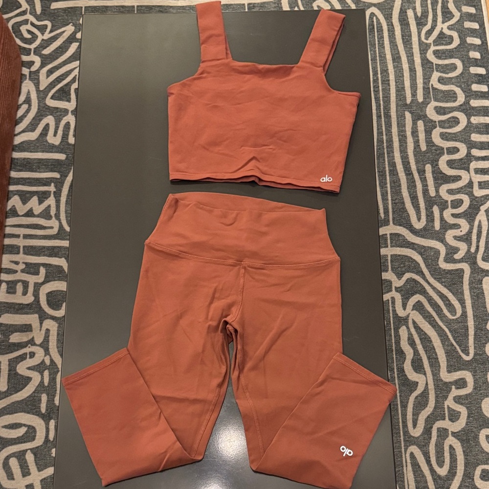 ALO Yoga Rust Leggings and Top Set